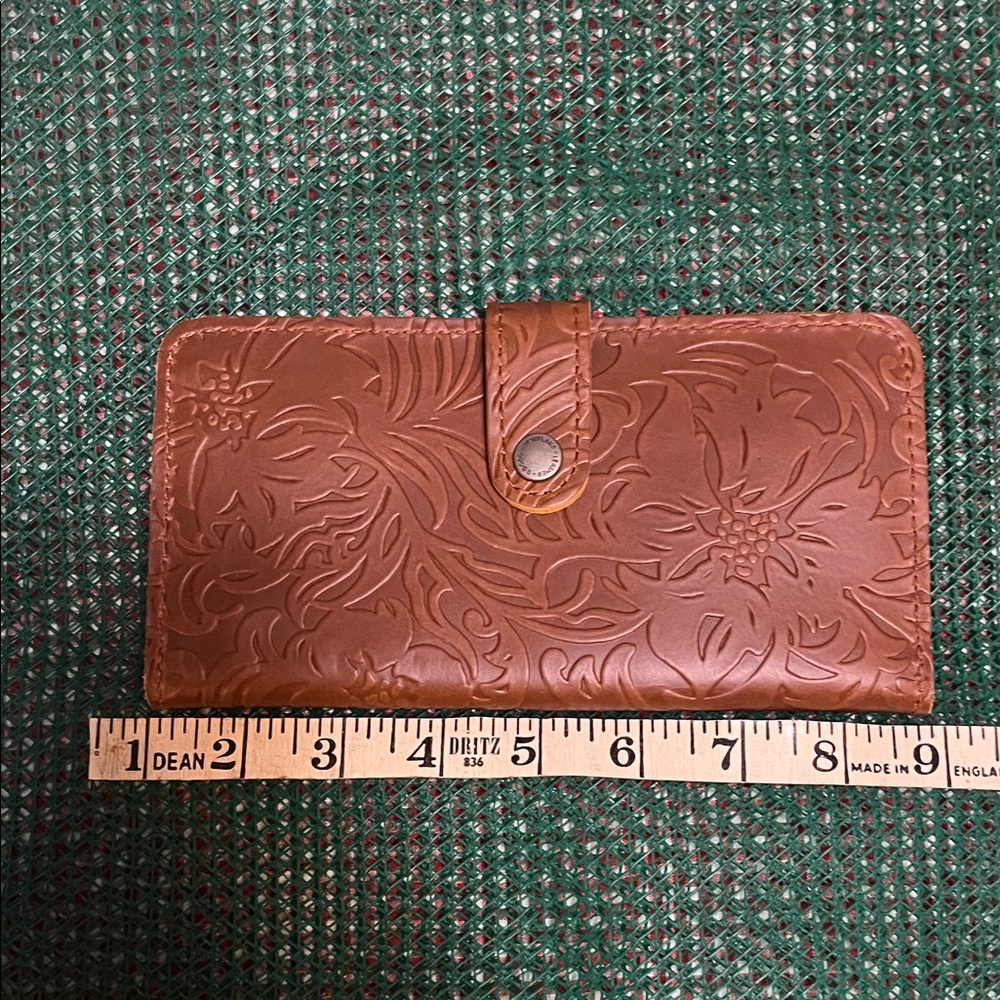 Embossed Portland Leather Wallet